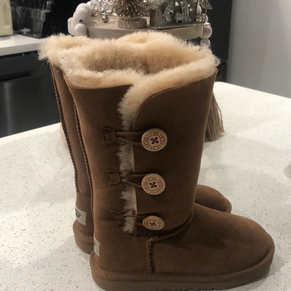 New UGG boots size 13 Authentic very beautiful